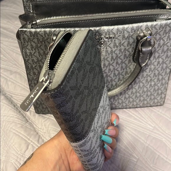 Michael Kors Black and Gray Satchel Set - Picture 3 of 10